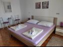 Apartmaji Nives - great location: A1(6), A5(2), A6(2), A7(2), A2(4), A3(3), A4(3) Novalja - Otok Pag  - Apartma - A2(4): spalnica