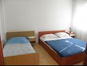 Apartmaji Zdrave - near beach: A1(3), A2(2+1), A3(3+1), A4(3), A5(3), A6(5+1), A7(5+1) Vlasici - Otok Pag  - Apartma - A3(3+1): spalnica