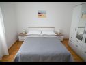 Apartmaji Ana - great location, near the beach A1(9), A2(4) Vlasici - Otok Pag  - Apartma - A1(9): spalnica
