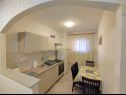 Apartmaji Bor - 20 meters from beach: SA3(2+1), A1(4+1), A2(4+1) Kraj - Otok Pašman  - Apartma - A2(4+1): kuhinja in jedilnica