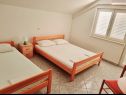 Apartmaji Vido - 150 m from beach: A1(2+2), A2(6+3) Trpanj - Polotok Pelješac  - Apartma - A2(6+3): spalnica