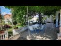 Apartmaji Ankica - pool & garden A1(9), A2(8) Kampor - Otok Rab  - terasa