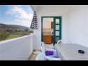 Apartmaji Nedo - private parking: A1(6) Supetarska Draga - Otok Rab  - terasa