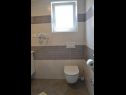 Apartmaji Mario - 150m from sea: A1(2), A2(4), A3 deluxe(4), R(2) Supetarska Draga - Otok Rab  - Soba - R(2): kopalnica s straniščem