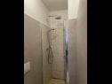 Apartmaji in sobe Mila - yard: A1(4+1), R1(2+1), R2(2) Supetarska Draga - Otok Rab  - Soba - R1(2+1): kopalnica s straniščem
