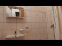 Apartmaji Jase - 30 m from beach : SA1-crvena kuhinja(2), A2(4), SA3(2+1), SA4-bijela kuhinja(2) Lukovo Šugarje - Riviera Senj  - Studio apartma - SA3(2+1): kopalnica s straniščem