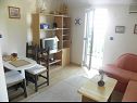 Apartmaji Ana - 5 m from beach: A1 Plavi(2+2), A2 Rozi(2+2) Ribarica - Riviera Senj  - Apartma - A2 Rozi(2+2): dnevna soba