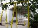 Apartmaji Josi - parking and barbecue: A1(2+2), A2(4+1) Grebaštica - Riviera Šibenik  - dvorišče