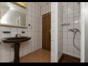 Apartmaji Neda - 150 M from pebble beach : A1(6), A2(4), SA3(2) Primošten - Riviera Šibenik  - Apartma - A2(4): kopalnica s straniščem
