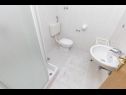 Apartmaji Milans - 25m from the beach: A3(2+2), A4(2+2), A5(6+1) Ražanj - Riviera Šibenik  - Apartma - A4(2+2): kopalnica s straniščem