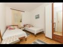 Apartmaji Srki - 50m from the sea: A1 prizemlje (4) , A2 kat (4) Rogoznica - Riviera Šibenik  - Apartma - A1 prizemlje (4) : spalnica