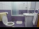 Apartmaji Marija - by the sea: A4(2+2), A5(2+2) Rogoznica - Riviera Šibenik  - Apartma - A4(2+2): kopalnica s straniščem