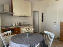Apartmaji Bilja - 20 M from the sea A1(2), A2(2), A3(2), A4(6) Rogoznica - Riviera Šibenik  - Apartma - A1(2): kuhinja in jedilnica