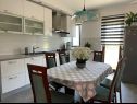 Apartmaji Bilja - 20 M from the sea A1(2), A2(2), A3(2), A4(6) Rogoznica - Riviera Šibenik  - Apartma - A4(6): kuhinja in jedilnica