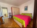 Apartmaji Bilja - 20 M from the sea A1(2), A2(2), A3(2), A4(6) Rogoznica - Riviera Šibenik  - Apartma - A4(6): spalnica