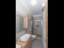 Apartmaji Ivan - with jacuzzi A1(4+1) Šibenik - Riviera Šibenik  - Apartma - A1(4+1): kopalnica s straniščem