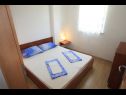 Apartmaji Deep Blue A1 PR(6+1), A2 KAT(6+1), A3(4+1) Srima - Riviera Šibenik  - Apartma - A1 PR(6+1): spalnica