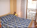 Apartmaji Ivan - with free parking: A2(2+1) Tribunj - Riviera Šibenik  - Apartma - A2(2+1): spalnica