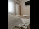 Apartmaji Kati - 150 m from beach: A2(4), A4(2), SA3(2), SA5(2), SA6(2) Vodice - Riviera Šibenik  - Apartma - A2(4): spalnica