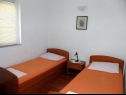 Apartmaji Marko - family apartments A1(4+1), A2(3+2) Vodice - Riviera Šibenik  - Apartma - A1(4+1): spalnica