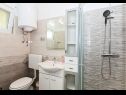Apartmaji Snježa - green house: A1 Andelija(5), B2 Snjezana(4+1) Vodice - Riviera Šibenik  - Apartma - A1 Andelija(5): kopalnica s straniščem