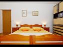 Apartmaji Snježa - green house: A1 Andelija(5), B2 Snjezana(4+1) Vodice - Riviera Šibenik  - Apartma - B2 Snjezana(4+1): spalnica