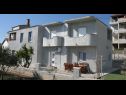 Apartmaji Ivica - parking: A1(4+2), A2(4+1) Kastel Gomilica - Riviera Split  - hiša