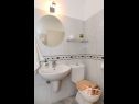 Apartmaji Lidia - barbecue: A1(2+2) Kastel Stari - Riviera Split  - Apartma - A1(2+2): kopalnica s straniščem
