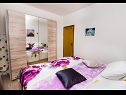 Apartmaji Mariska - with swimming pool: A1(6+2), A2(6+2) Podstrana - Riviera Split  - Apartma - A1(6+2): spalnica