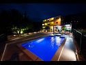 Apartmaji Mariska - with swimming pool: A1(6+2), A2(6+2) Podstrana - Riviera Split  - hiša