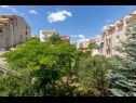 Apartmaji Jurica - 300 m from sea: A1 Lea(2+1), A2 Roko(2+1) Split - Riviera Split  - rastlinje (hiša in okolica)