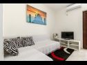 Apartmaji Jurica - 300 m from sea: A1 Lea(2+1), A2 Roko(2+1) Split - Riviera Split  - Apartma - A2 Roko(2+1): dnevna soba