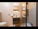 Apartmaji Tom - with hot tub: A1(6) Split - Riviera Split  - Apartma - A1(6): kopalnica s straniščem