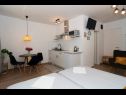Apartmaji Edvard - garden terrace : SA1- zeleni (2), SA2- plavi (2) Split - Riviera Split  - Studio apartma - SA1- zeleni (2): interijer
