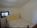 Apartmaji Niki - 5m from the sea: A1-Mande (3+1), A2 -Hela (4) Drvenik Veli (Otok Drvenik Veli) - Riviera Trogir  - Apartma - A2 -Hela (4): spalnica