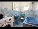 Apartmaji Zeljko - with pool : A1(6) Marina - Riviera Trogir  - Apartma - A1(6): kopalnica s straniščem