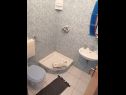 Apartmaji Anka- comfortable and affordable A2(3+2), A1(6) Marina - Riviera Trogir  - Apartma - A2(3+2): kopalnica s straniščem