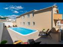 Apartmaji Lux 1 - heated pool: A1(4), A4(4) Marina - Riviera Trogir  - bazen (hiša in okolica)