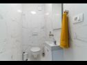 Apartmaji Lux 2 - heated pool: A2(4+2), A3(4+2) Marina - Riviera Trogir  - Apartma - A2(4+2): kopalnica s straniščem