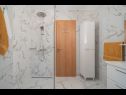 Apartmaji Lux 2 - heated pool: A2(4+2), A3(4+2) Marina - Riviera Trogir  - Apartma - A2(4+2): kopalnica s straniščem