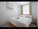 Apartmaji Lux 2 - heated pool: A2(4+2), A3(4+2) Marina - Riviera Trogir  - Apartma - A2(4+2): spalnica