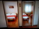 Apartmaji Kajo - free parking and BBQ: A1(4+2) Poljica (Marina) - Riviera Trogir  - Apartma - A1(4+2): hodnik
