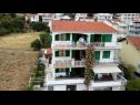 Apartmaji Ante - 60m from the sea: A1(2+3), A2(2+2), A4(6+2) Seget Donji - Riviera Trogir  - hiša