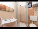 Apartmaji Vin - 40 m from sea: A1 (4+1), A2 (2+2), A3 (2+2) Seget Donji - Riviera Trogir  - Apartma - A2 (2+2): kopalnica s straniščem