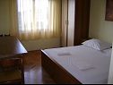 Apartmaji Ante - 60m from the sea: A1(2+3), A2(2+2), A4(6+2) Seget Donji - Riviera Trogir  - Apartma - A4(6+2): spalnica