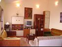 Apartmaji Ante - 60m from the sea: A1(2+3), A2(2+2), A4(6+2) Seget Donji - Riviera Trogir  - Apartma - A4(6+2): dnevna soba