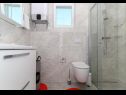 Apartmaji Iva - great view: A1(4) Seget Donji - Riviera Trogir  - Apartma - A1(4): kopalnica s straniščem
