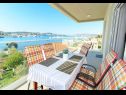 Apartmaji Iva - great view: A1(4) Seget Donji - Riviera Trogir  - Apartma - A1(4): terasa