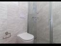 Apartmaji Iva - great view: A1(4) Seget Donji - Riviera Trogir  - Apartma - A1(4): kopalnica s straniščem