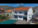 Apartmaji Kati - garden: A1(4), A2(2+1) Seget Donji - Riviera Trogir  - hiša